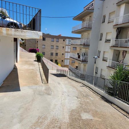 Les Pieds Dans L'Eau, La Tete Dans Les Nuages, Roses Appartement Buitenkant foto